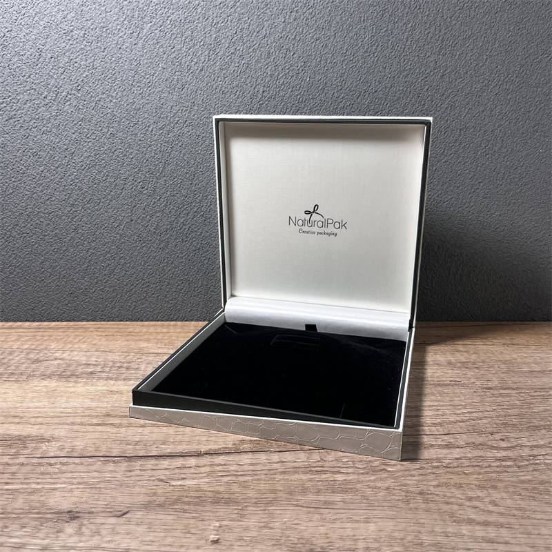 Custom Special-Shaped Double Color Jewelry Packaging Box for Ring