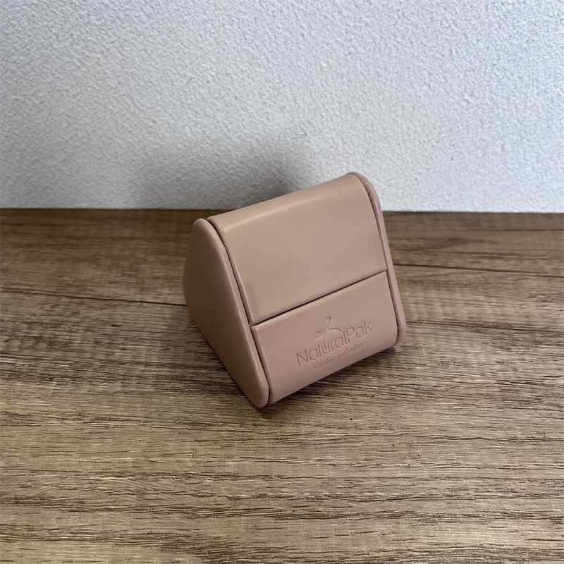 Smart Pocket-Size Magnetic Closure PU Triangle Ring Box