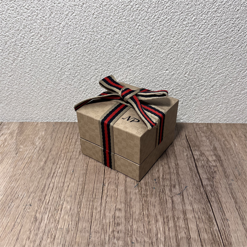 Wholesale Luxury Packaging Box with Customized Ribbon for Ring