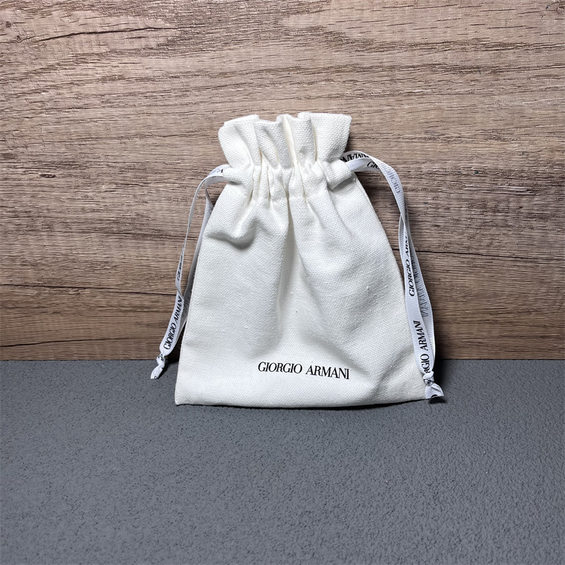 Luxury packaging pouch for jewelry watch cosmetics