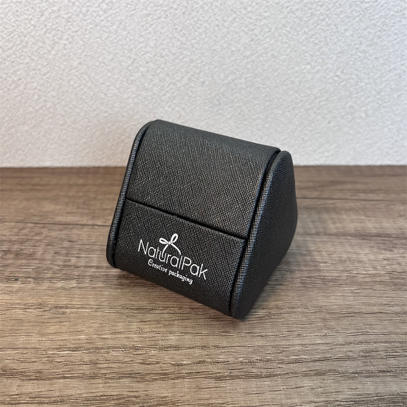 Smart Pocket-Size Magnetic Closure PU Triangle Ring Box