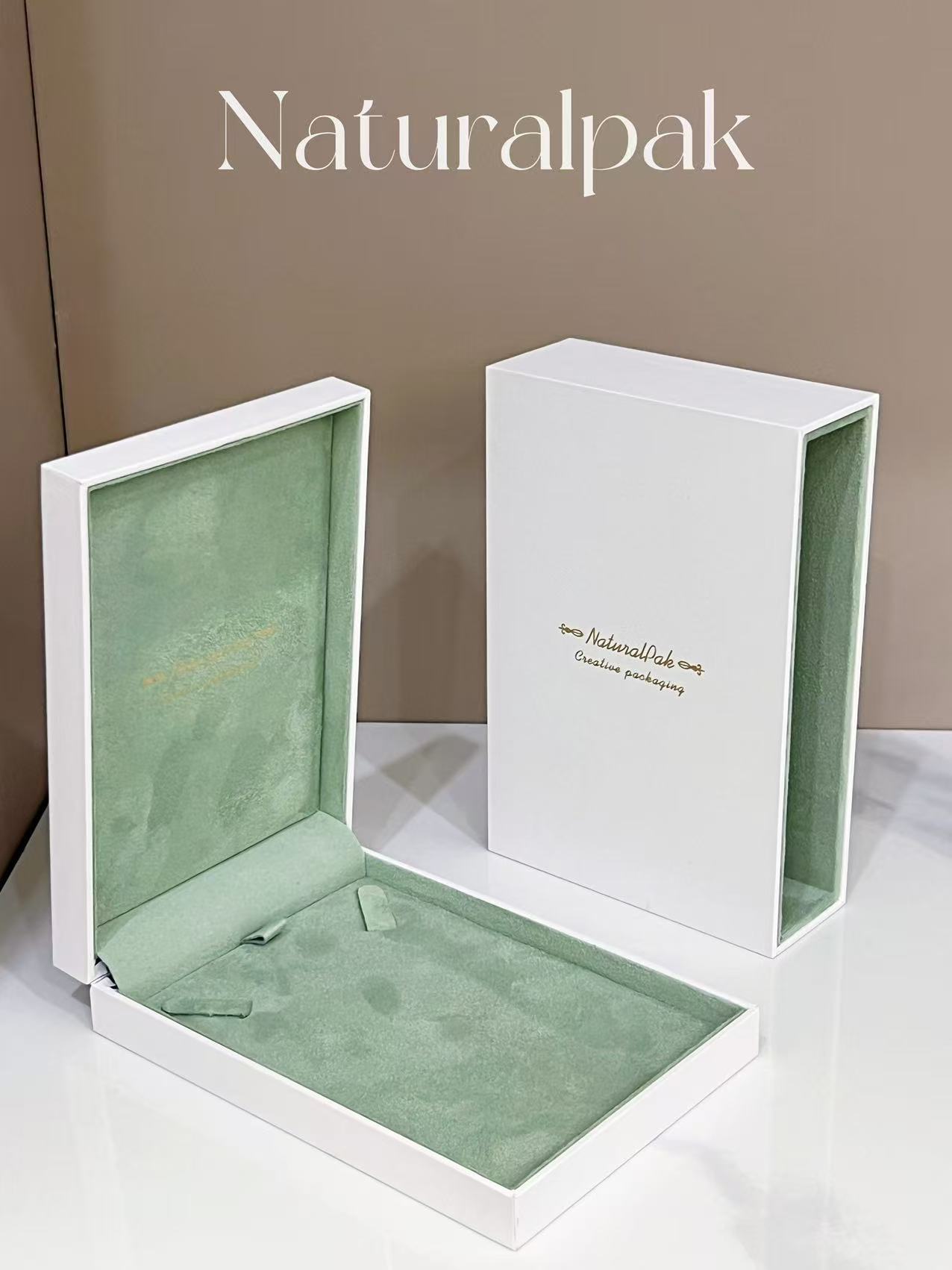 Luxury Custom Logo Paper Jewelry Box Soft Velvet Insert Ring Pendant Packaging Gift Box