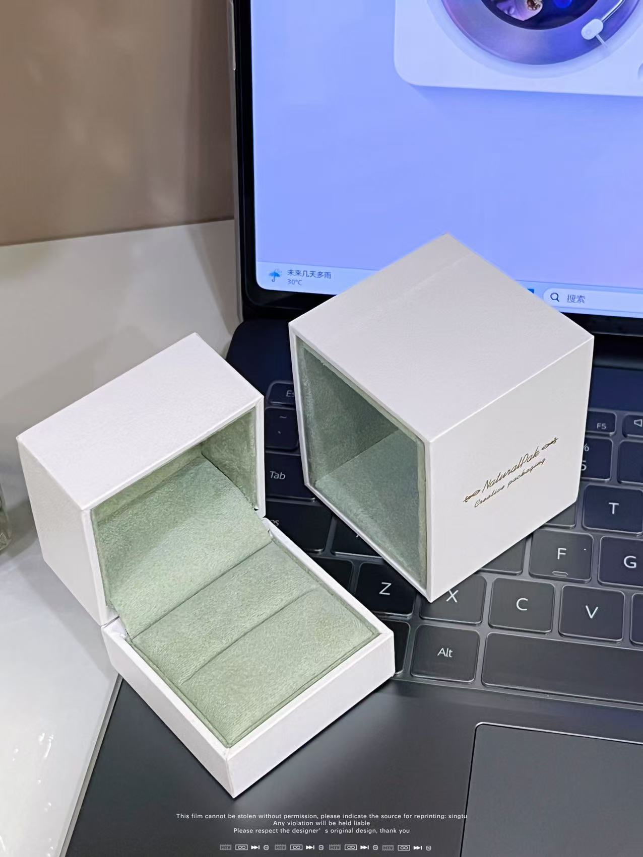 Luxury Custom Logo Paper Jewelry Box Soft Velvet Insert Ring Pendant Packaging Gift Box