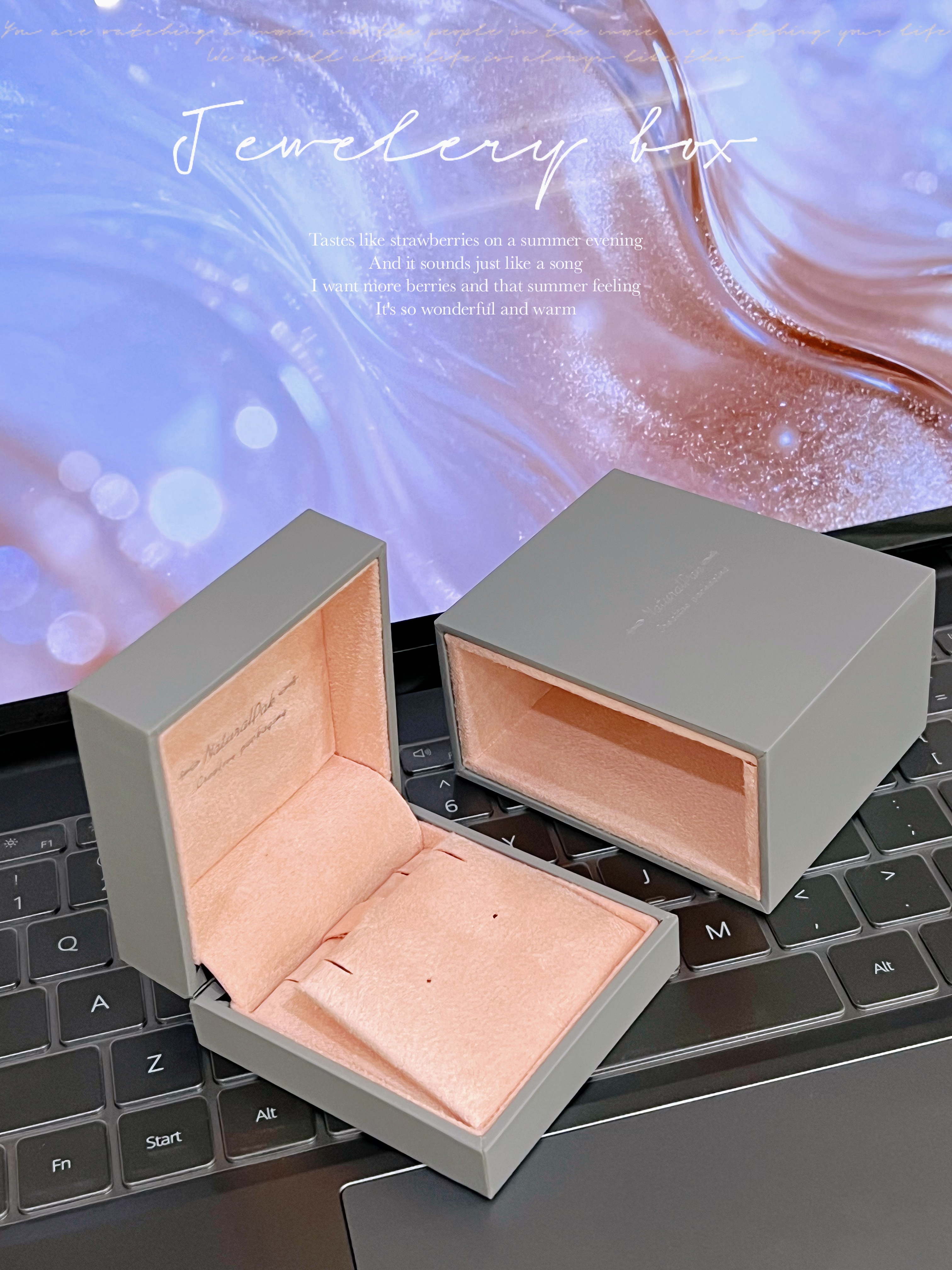 Luxury Custom Logo Paper Jewelry Box Soft Velvet Insert Ring Pendant Packaging Gift Box